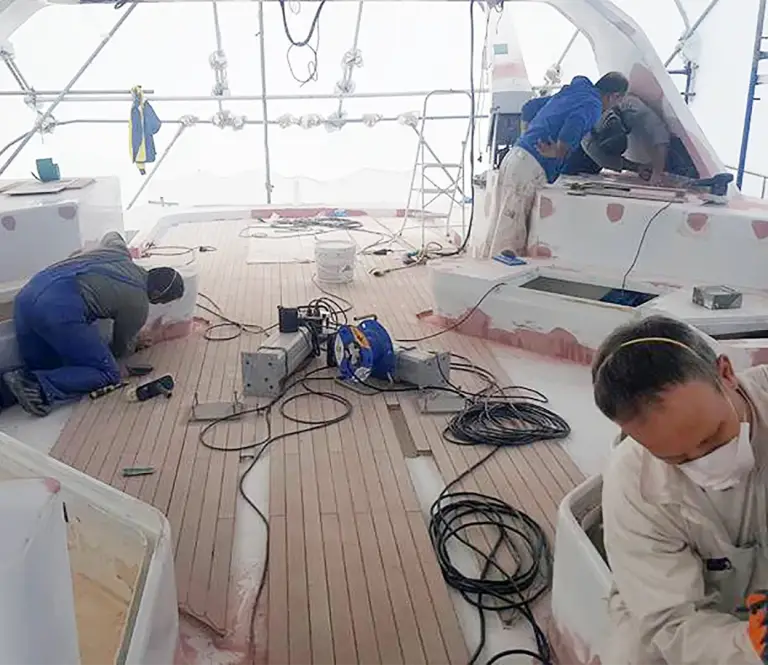 Χρωματισμοί Πλοίων: Προστασία & Αισθητική Αναβάθμιση